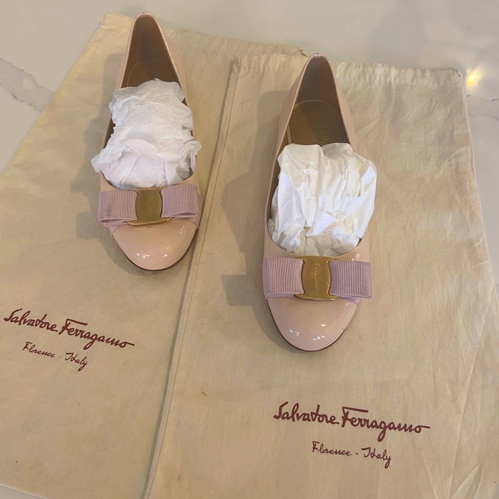 Ferragamo Varina Ballet Flats!